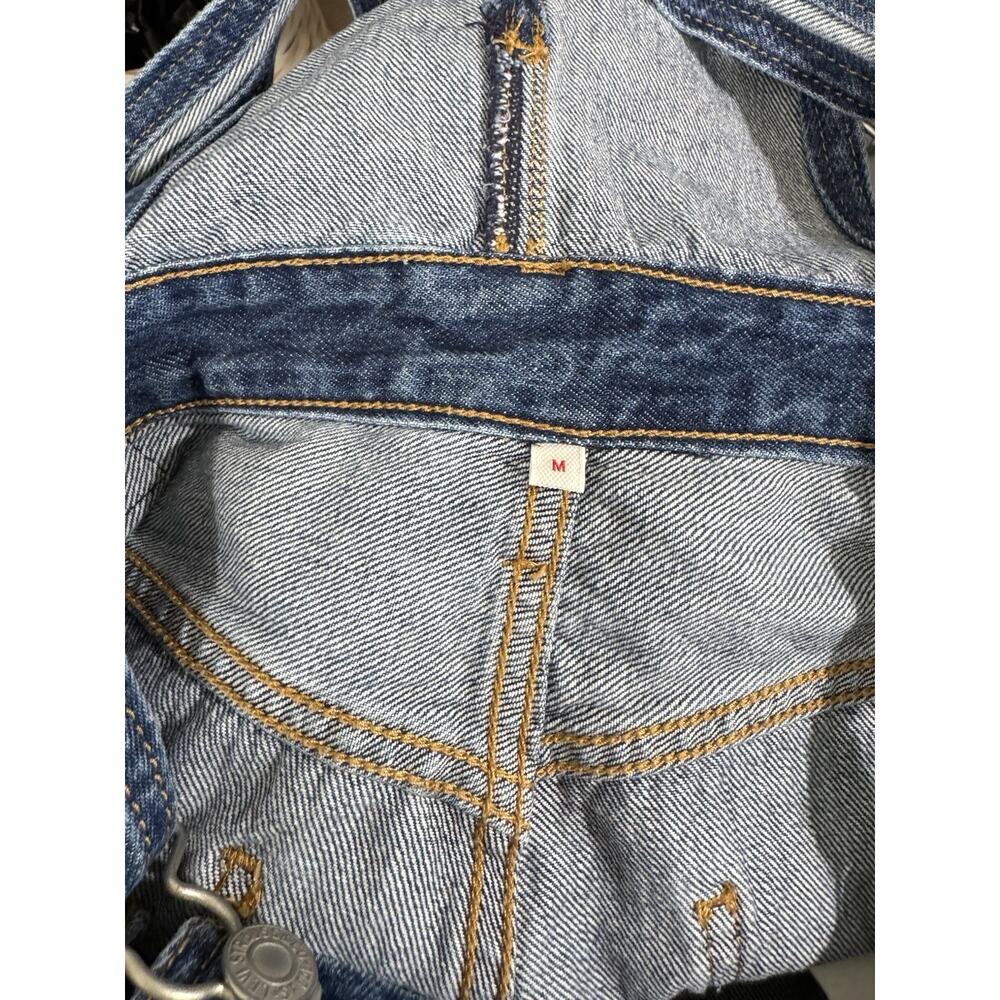 Levi's Women's Sz M Denim Bib Overalls Blue Jeans Straight Leg 30" Waist - Picture 10 of 10